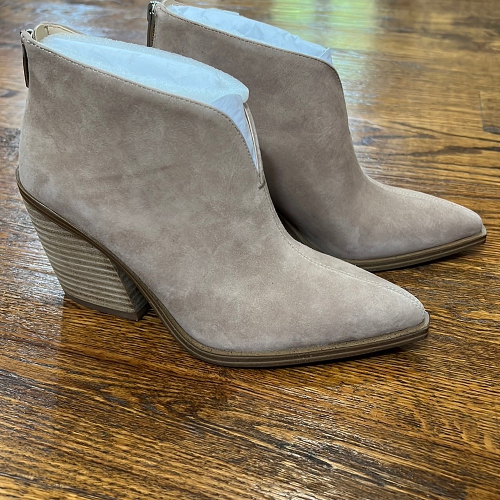 COPY - Vince Camuto Ginsel